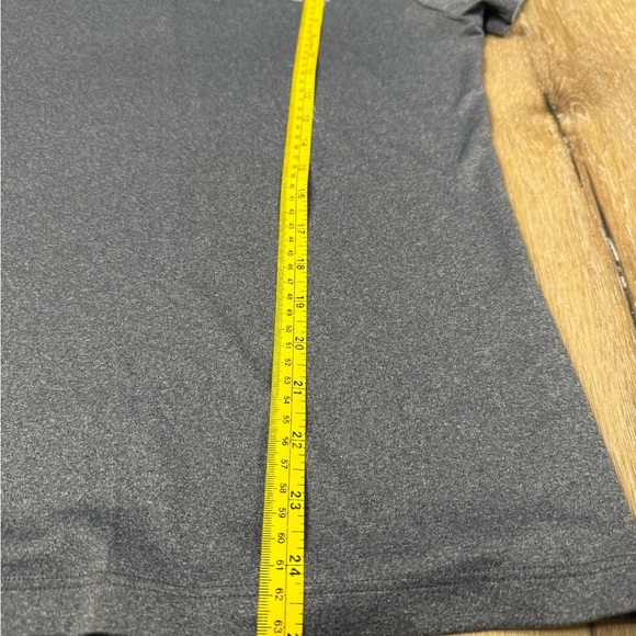 Under Armour Women's Heather Gray Short Sleeve Loose Heatgear Tee XS - Picture 5 of 5